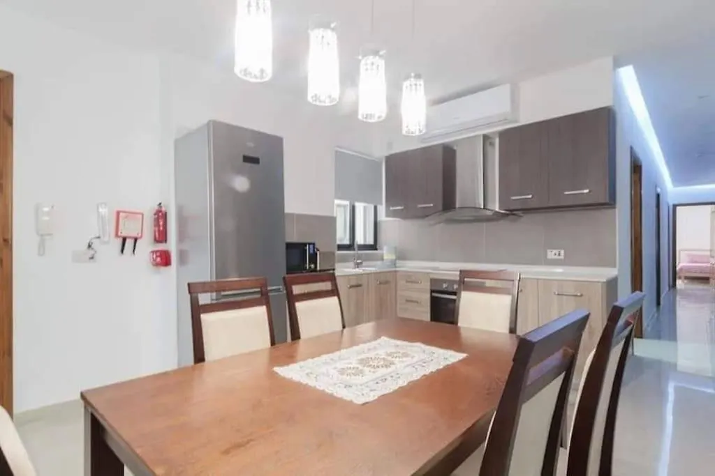 6Plus Whole Modern Luxury Apartment Central Located Gzira